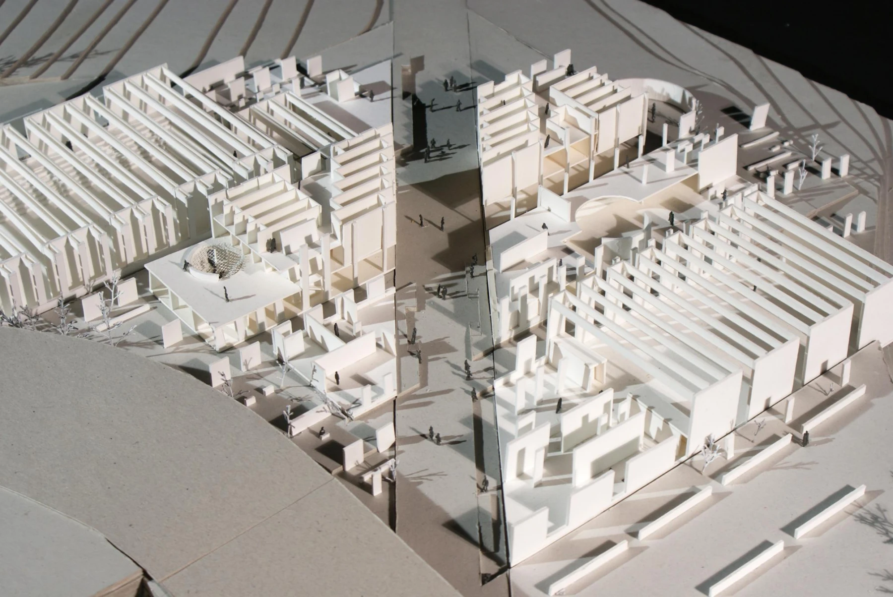 Centre intergénérationnel, crèche, maison de quartier, gymnase, lieu de vie pour personnes âgées et salle polyvalente