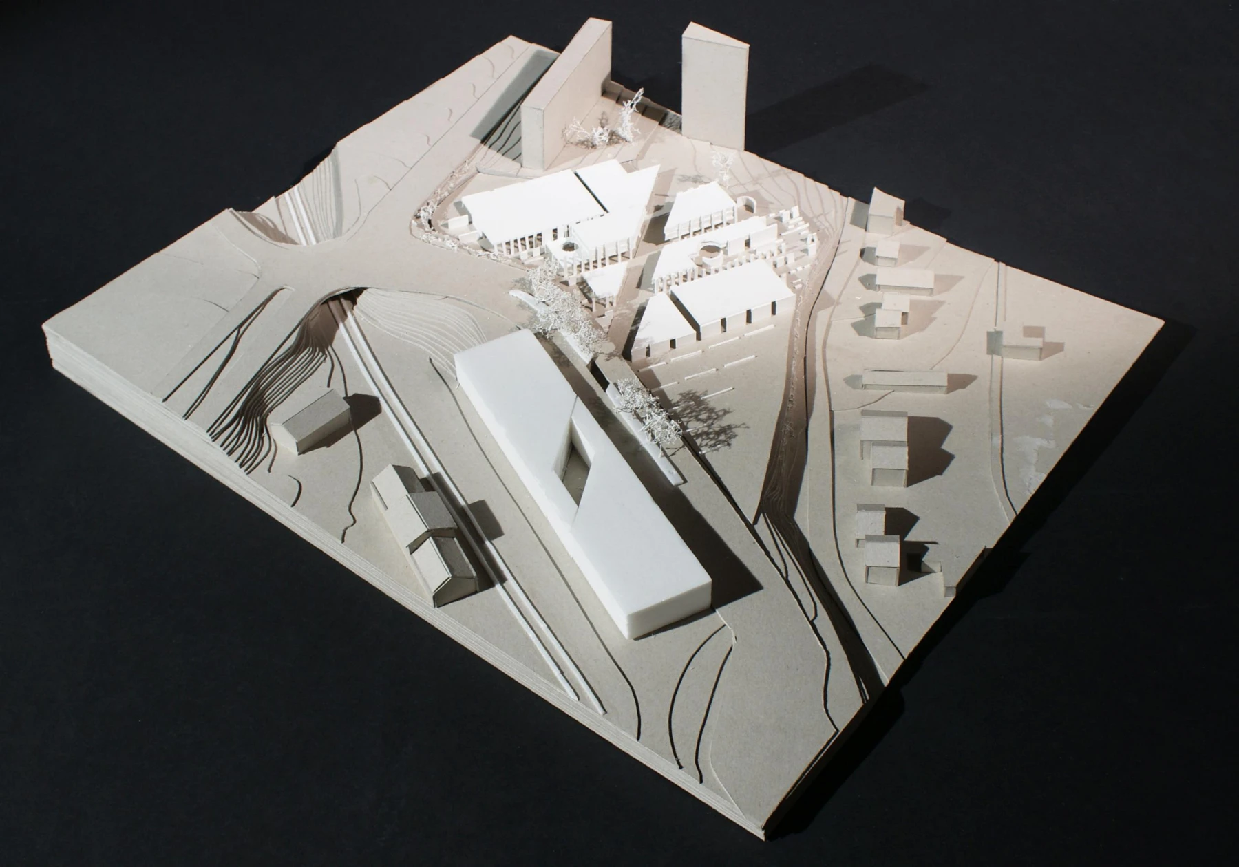 Centre intergénérationnel, crèche, maison de quartier, gymnase, lieu de vie pour personnes âgées et salle polyvalente